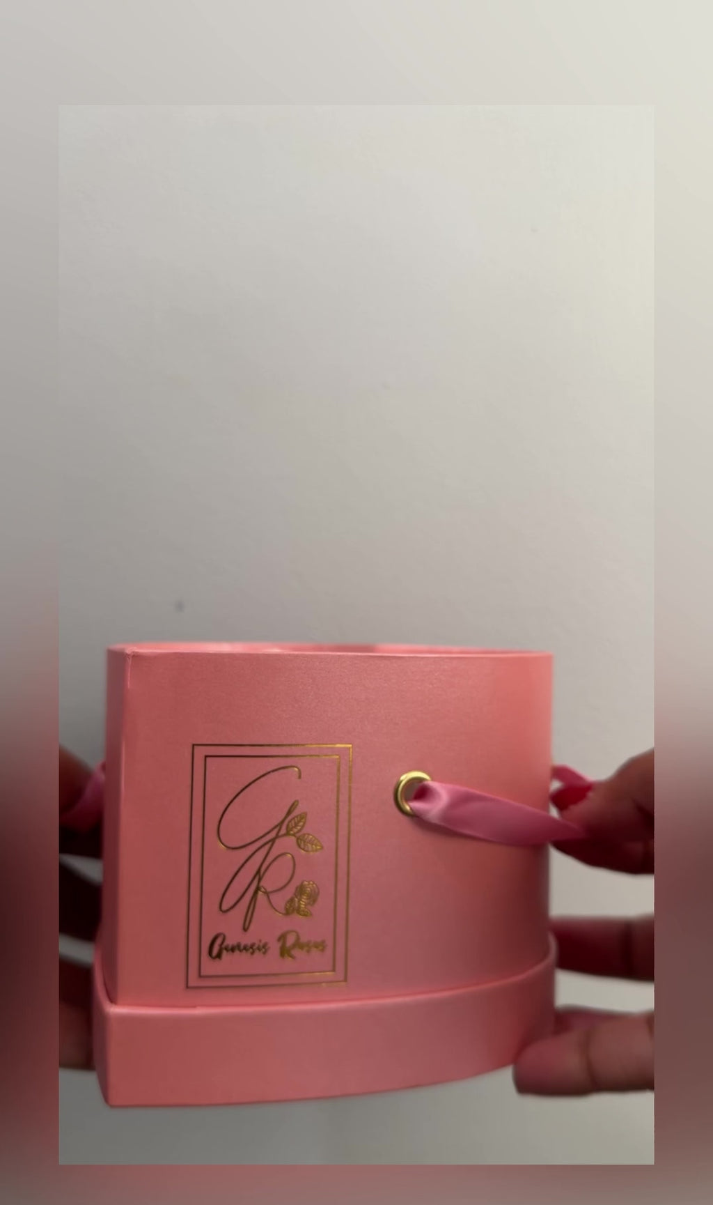 Mini heart shape preserved roses pop box